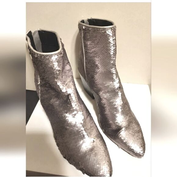 NWT Dolce Vita "Coltyn" Silver/Chrome Sequin Encrusted Ankle Boots Sz.7 Ret $150 - Picture 2 of 9